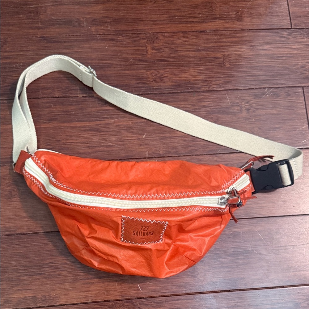 Terracota Fanny Pack Made from 100% Recycled Sails - BRAND NEW w Tags - Picture 3 of 10